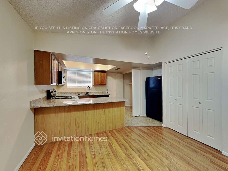 Building Photo - 246 W Kristal Way