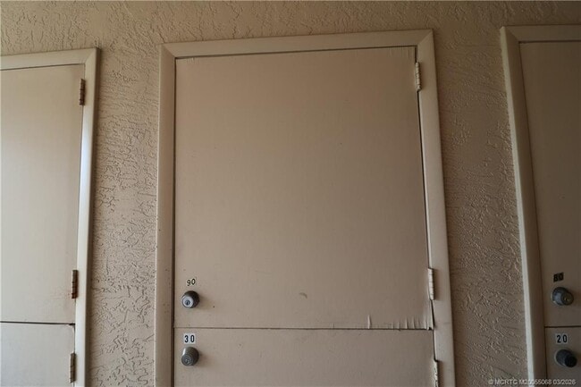 Building Photo - 2083 NE Collins Cir