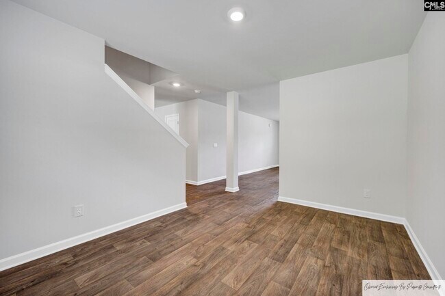 Building Photo - 148 Rushton Dr