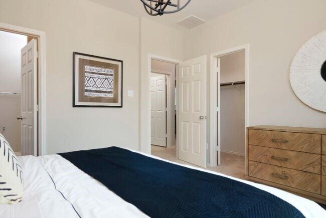 Building Photo - 10315 American Paint Wy