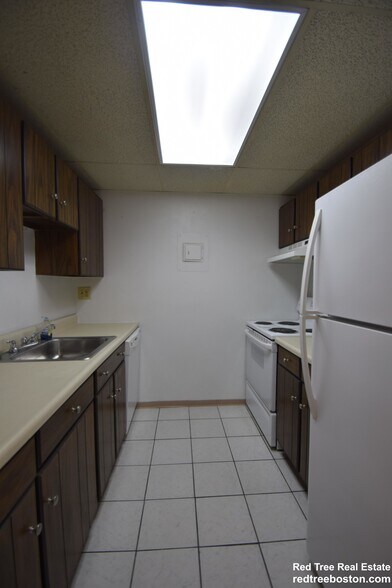 Building Photo - 50-56 Broadlawn Park