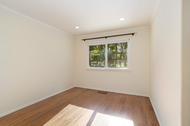 Building Photo - 4 Pimentel Ct