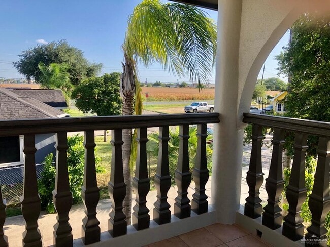 Building Photo - 17 El Campo Dr