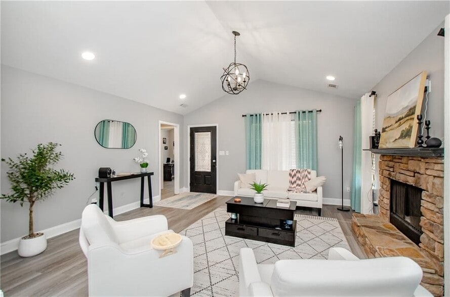 Building Photo - 238 Knob Hill Dr