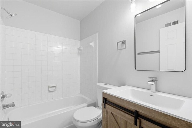 Building Photo - 9208 Fairlane Pl