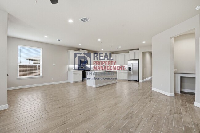 Building Photo - Well-Designed 4 Bedroom Single-Story