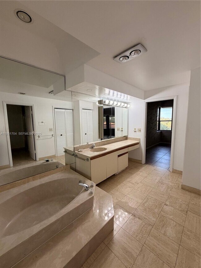 Building Photo - 7460 La Paz Blvd