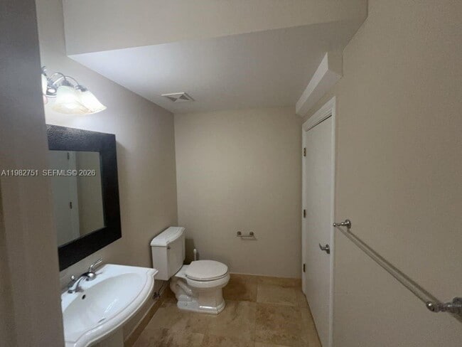 Building Photo - 409 SW 5th St