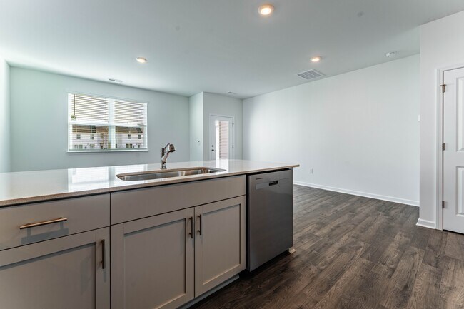 Building Photo - 370 Freestall Dr