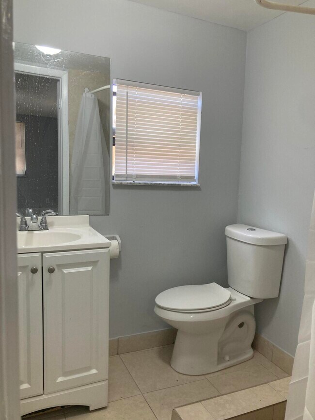 Building Photo - 3630 SW 46th Ave