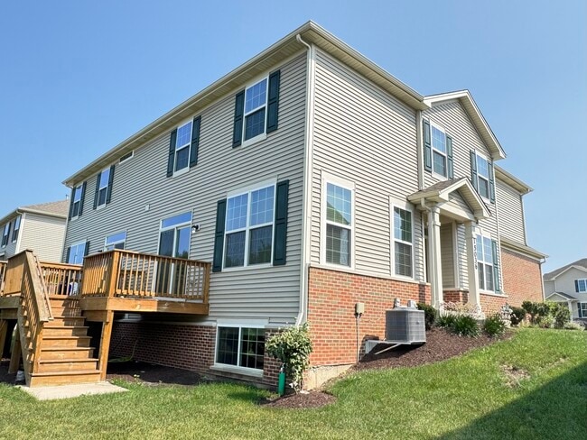 Building Photo - 15036 W Cyrus Dr