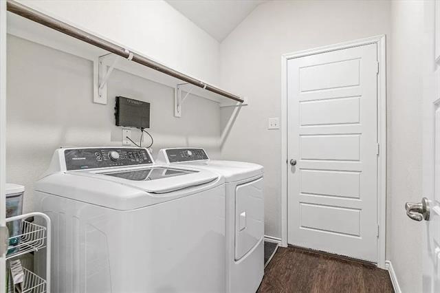 Building Photo - 208 Sunny Corner Rd