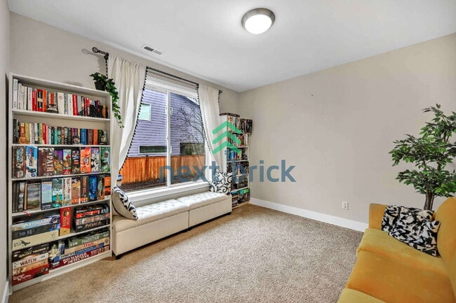 Building Photo - Stunning 4-Bedroom, 3-Bathroom East-Facing Cul-De-Sac Home in Laterra Estates