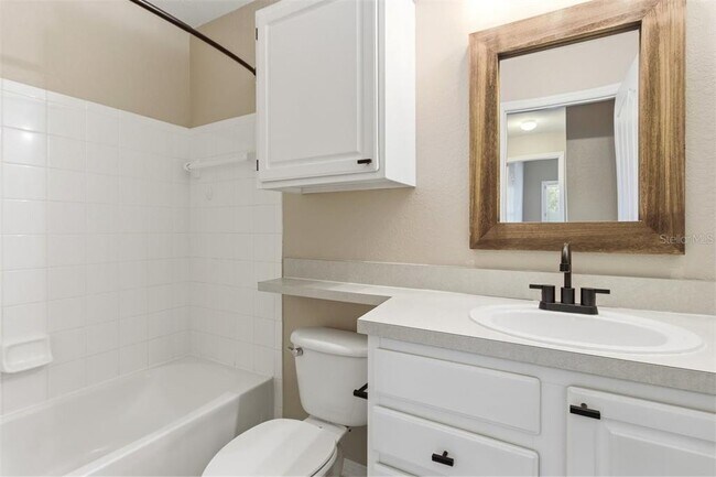 Building Photo - 3114 Legacy Lake Dr