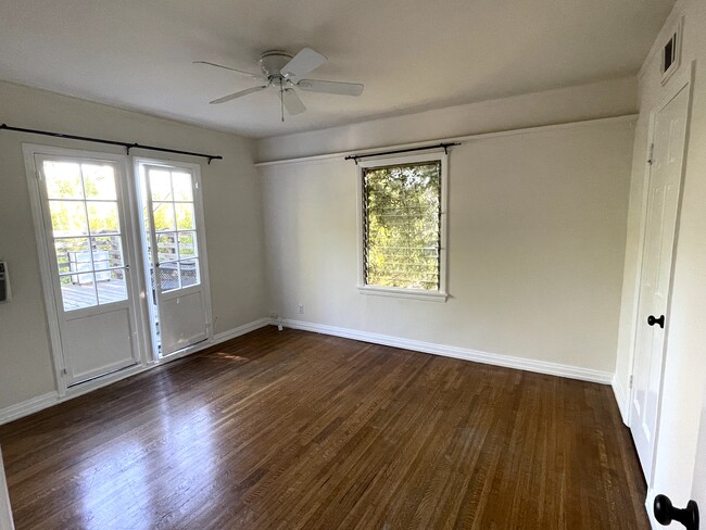 Building Photo - 1132 Cory Ave