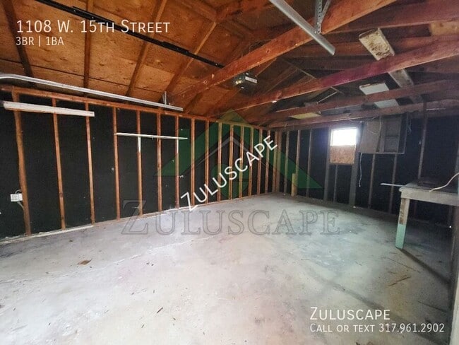 Building Photo - 1108 W 15th St
