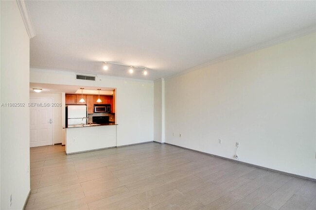 Building Photo - 2000 N Bayshore Dr