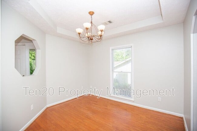 Building Photo - 3714 Fairview Dr