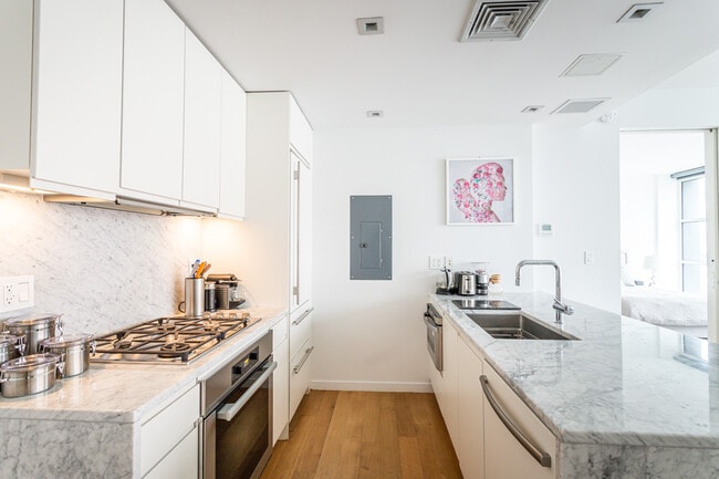 Building Photo - 250 Bowery