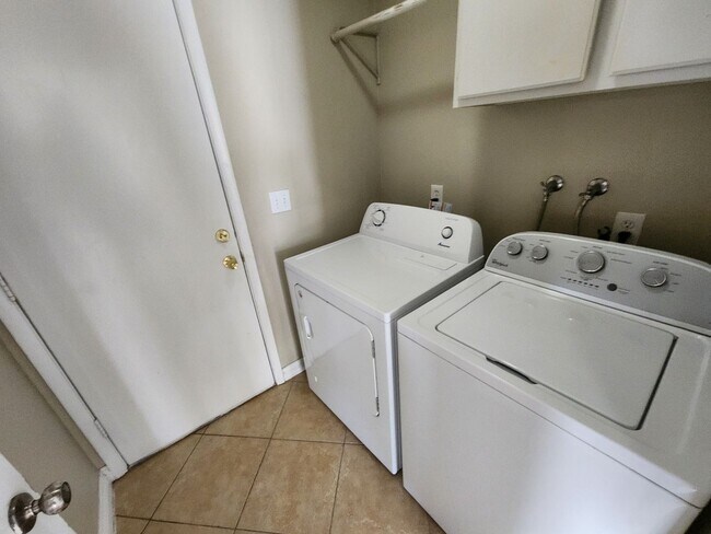 Building Photo - 6703 Dominion Ct