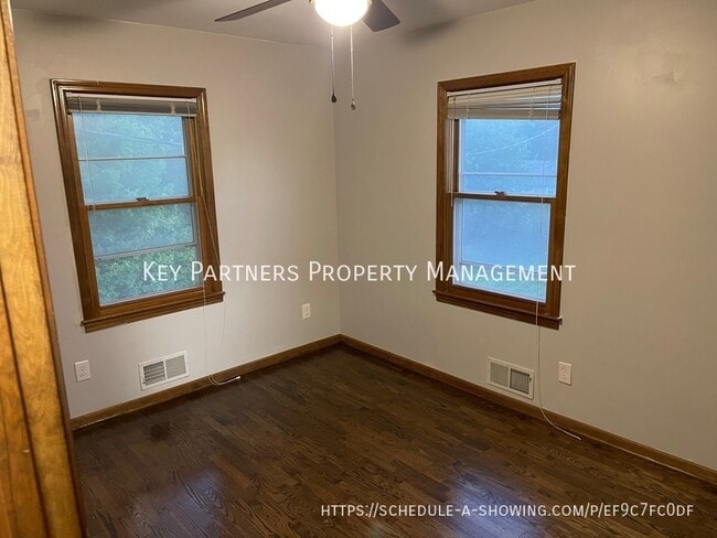 Building Photo - 501 NE 88th St