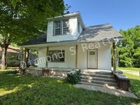 Building Photo - Charming 5 Bedroom off of South National Ave