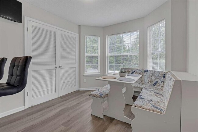 Building Photo - 601 Jeans Cir