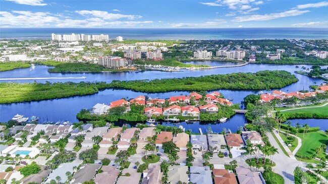 Building Photo - 17026 Bay St