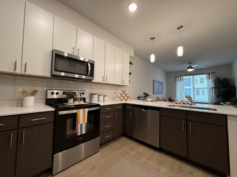 Building Photo - 1102 Treeta Trl