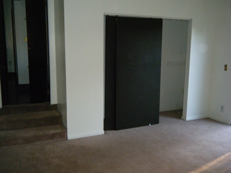 Middle Bedroom 2 - 5723 Stansbury Ave