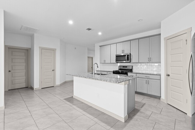 Building Photo - 5014 Pne Hvn Ln