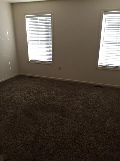 Building Photo - 421 Maywood Ct