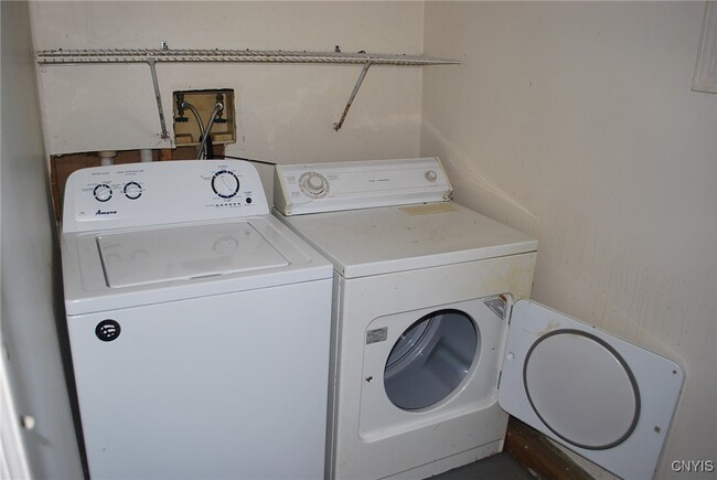 Building Photo - 59 Skyline Dr