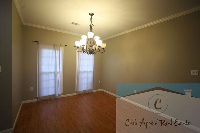 Building Photo - 4 bedroom 2 bath recently built home (Nett...