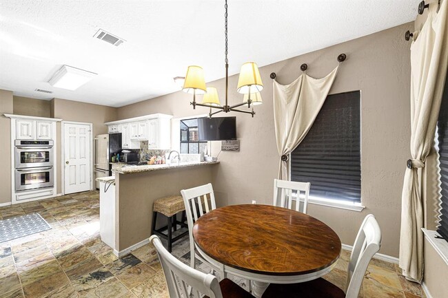 Building Photo - 1627 Rambling Stone Dr