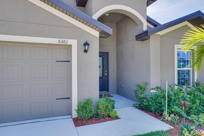 Building Photo - 5361 Imagination Dr