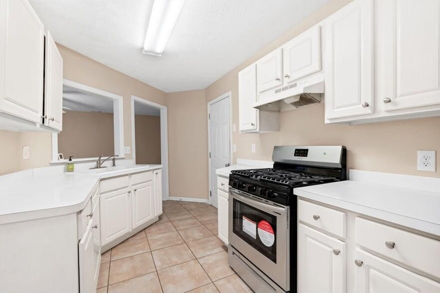Building Photo - 1393 Glenover Way