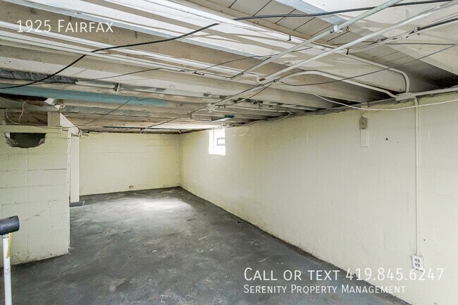 Building Photo - 1925 Fairfax-