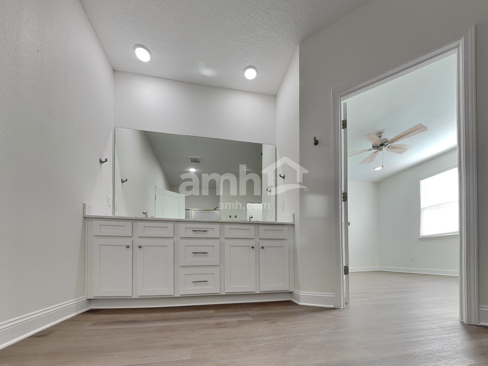 Building Photo - 11446 Bay Hl Cir