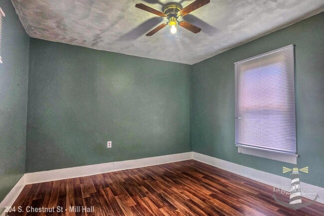 Building Photo - 202-204 S Chestnut St - 204