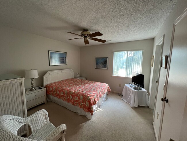 Building Photo - FURNISHED 2 BEDROOM/2 BATH UNIT 2ND FLOOR