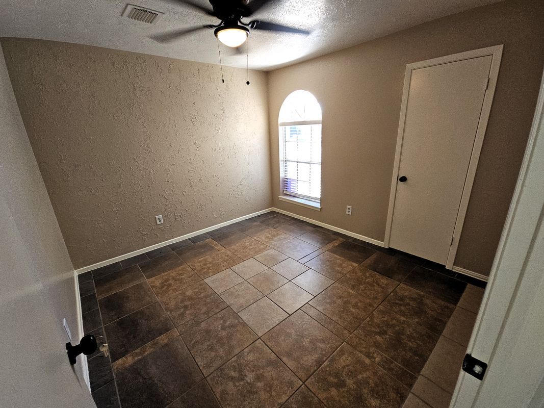Building Photo - 1310 Goswell Ln