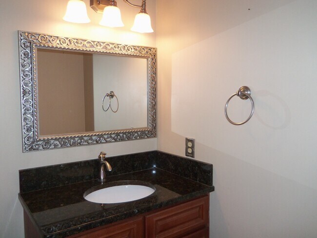 Building Photo - Adorable 3-Bedroom Ranch w/Community Pool,...