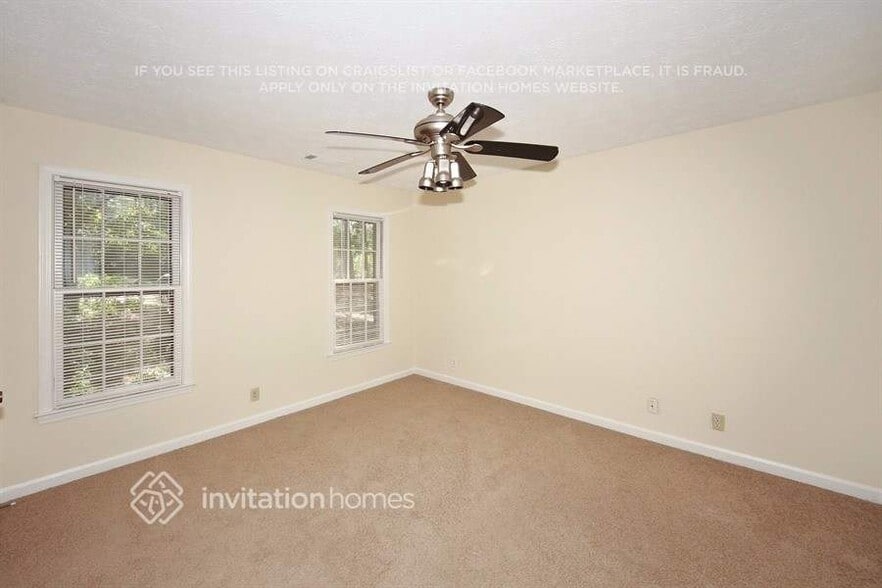 Building Photo - 3884 Hunting Ridge Dr SW