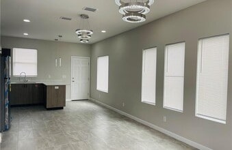 Building Photo - 1103 Sugar Gdn Dr