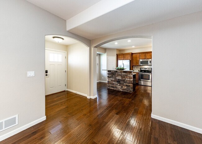 Building Photo - Westside home in Desirable Gold Hill Mesa ...