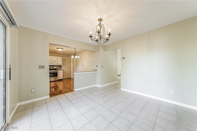 Building Photo - 751 Heath Ln