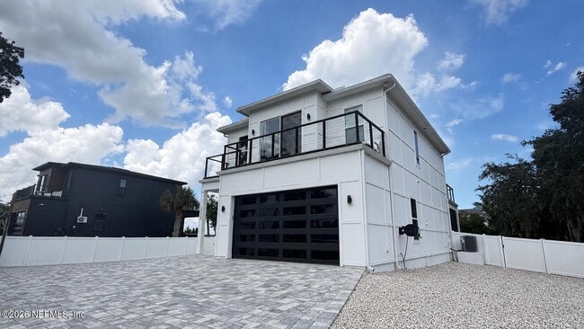 Building Photo - 5395 Heckscher Dr