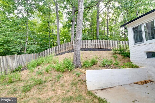 Building Photo - 3009 S Hill St