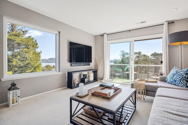 Building Photo - Vacation living every day. 2Bed/2Bath